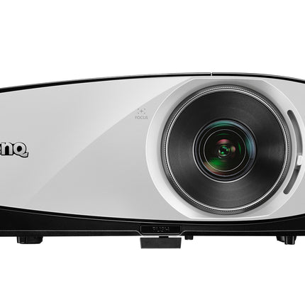 BenQ MX768 Perfect for every Middle-Sized Venues