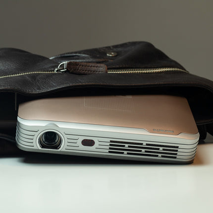 Innovative DS8 Wireless Portable Projector