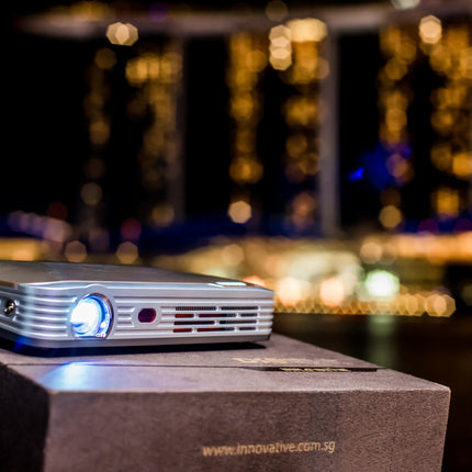 Innovative DS8 Wireless Portable Projector